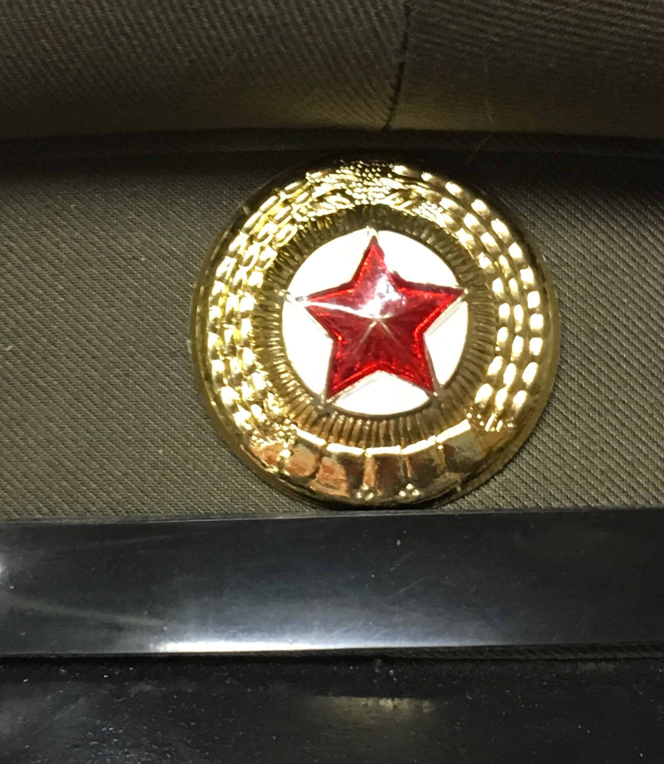 North Korean Infantry Senior Lt Field Uniform and Cap - Image 2