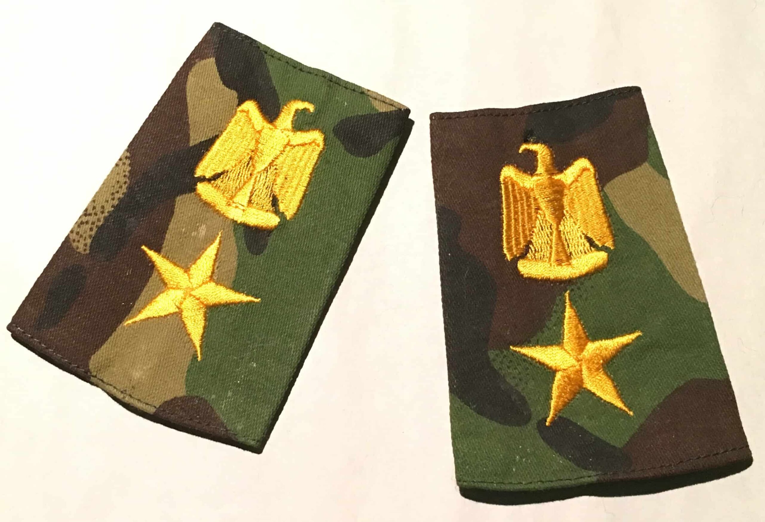 Iraqi Slip on Shoulder Boards on DPM Camouflage Lt. Colonel