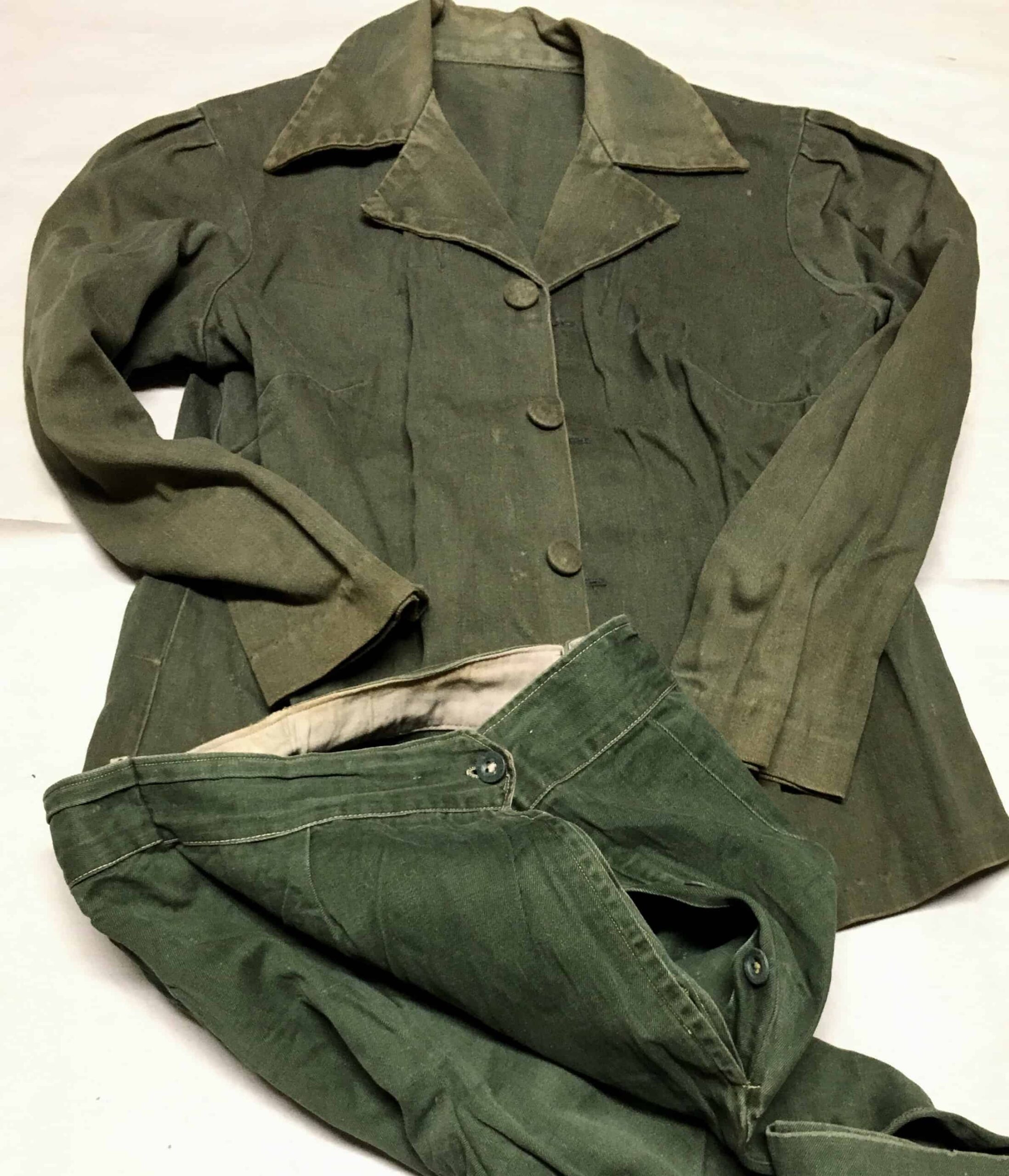 North Vietnamese Army Female Green Uniform Covered Buttons - Enemy Militaria North Vietnamese Army Female Green Uniform Covered Buttons - Enemy Militaria