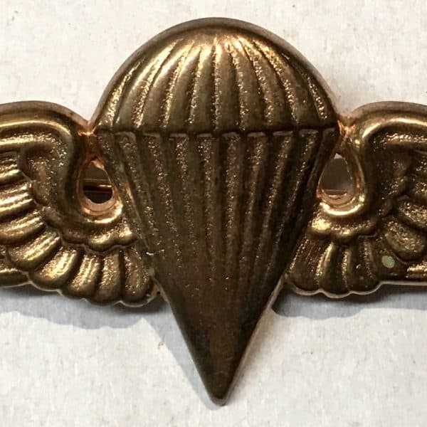 Iraqi Paratrooper Wings Badge Desert Storm