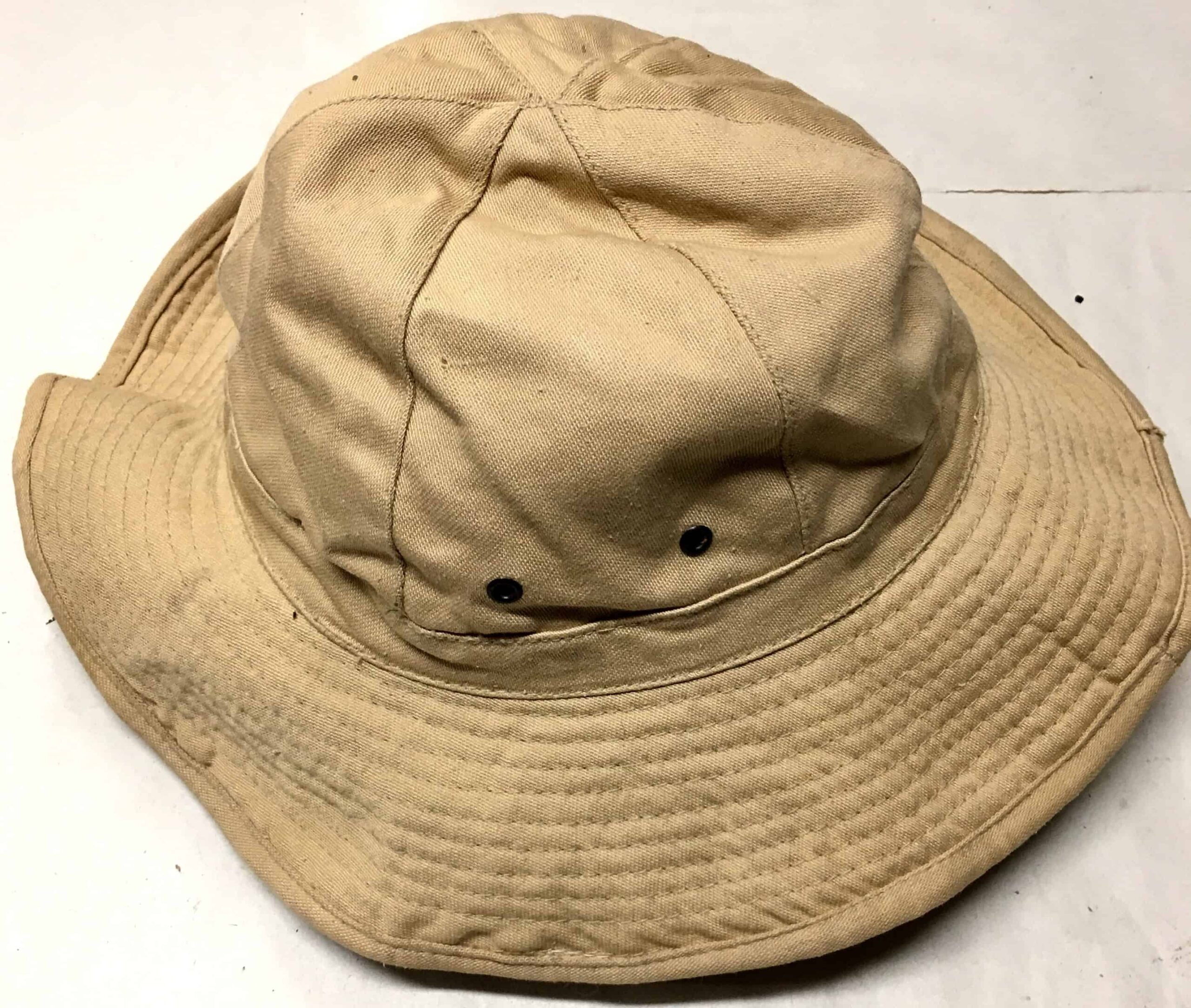 North Vietnamese Army Viet Cong Boonie Hat Wide Brim Khaki with Front Insignia Grommet - Image 2
