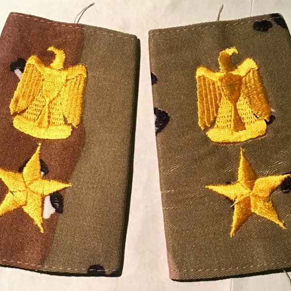Iraqi Slip on Shoulder Boards Desert Camouflage - Lt Colonel