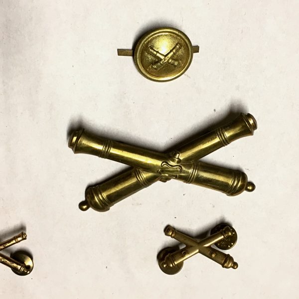 US WWII Lot of Artillery Officer's Collar Devices