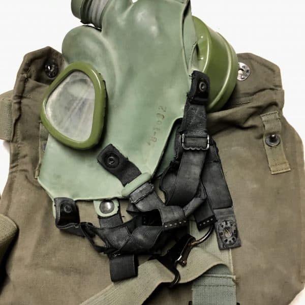 Iraqi Gas Mask with Carrier Desert Storm