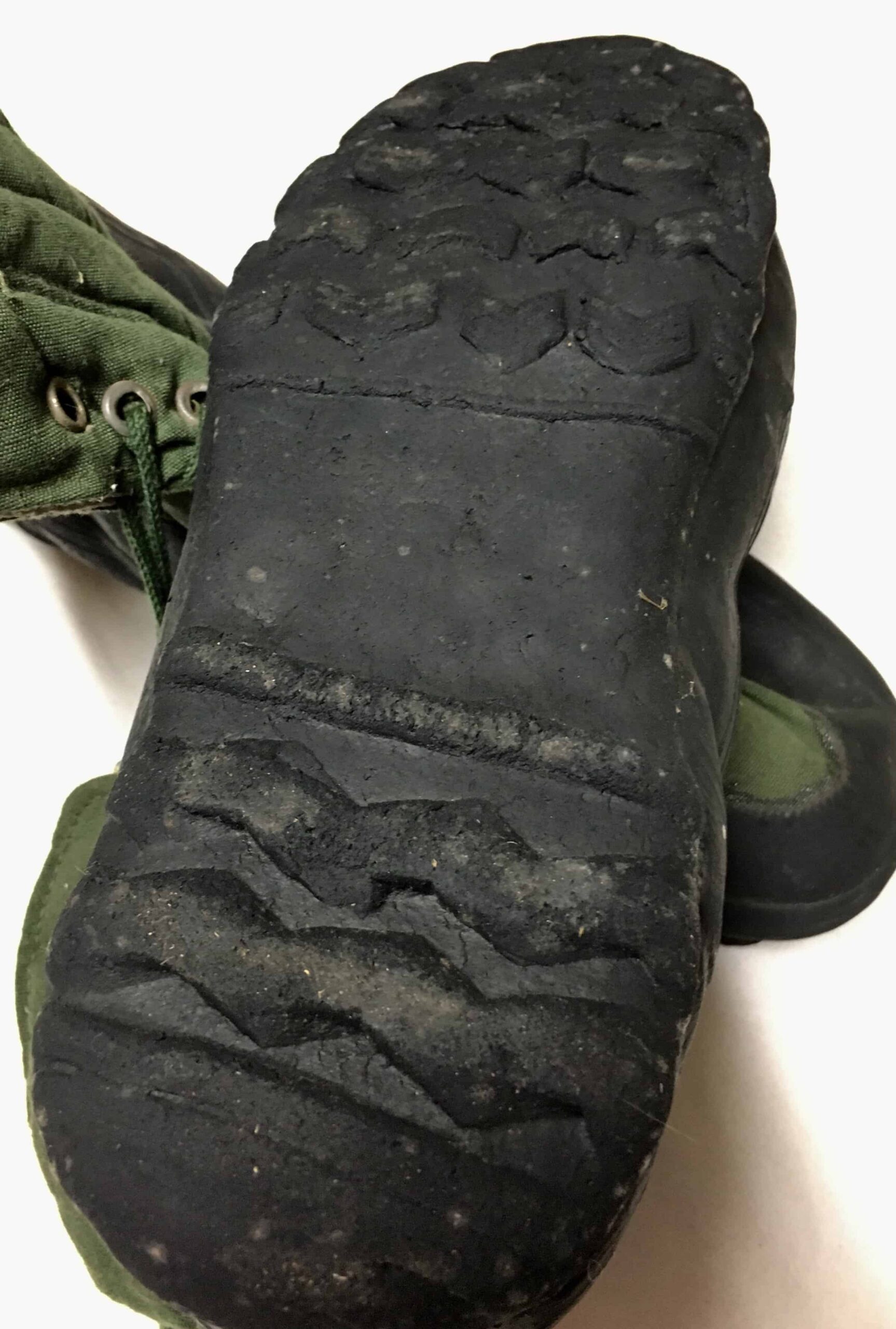 North Korean Army Winter Boots - Image 2