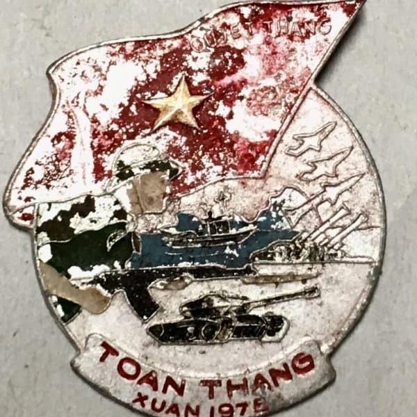 North Vietnamese Army Campaign Badge - 1975 Offensive