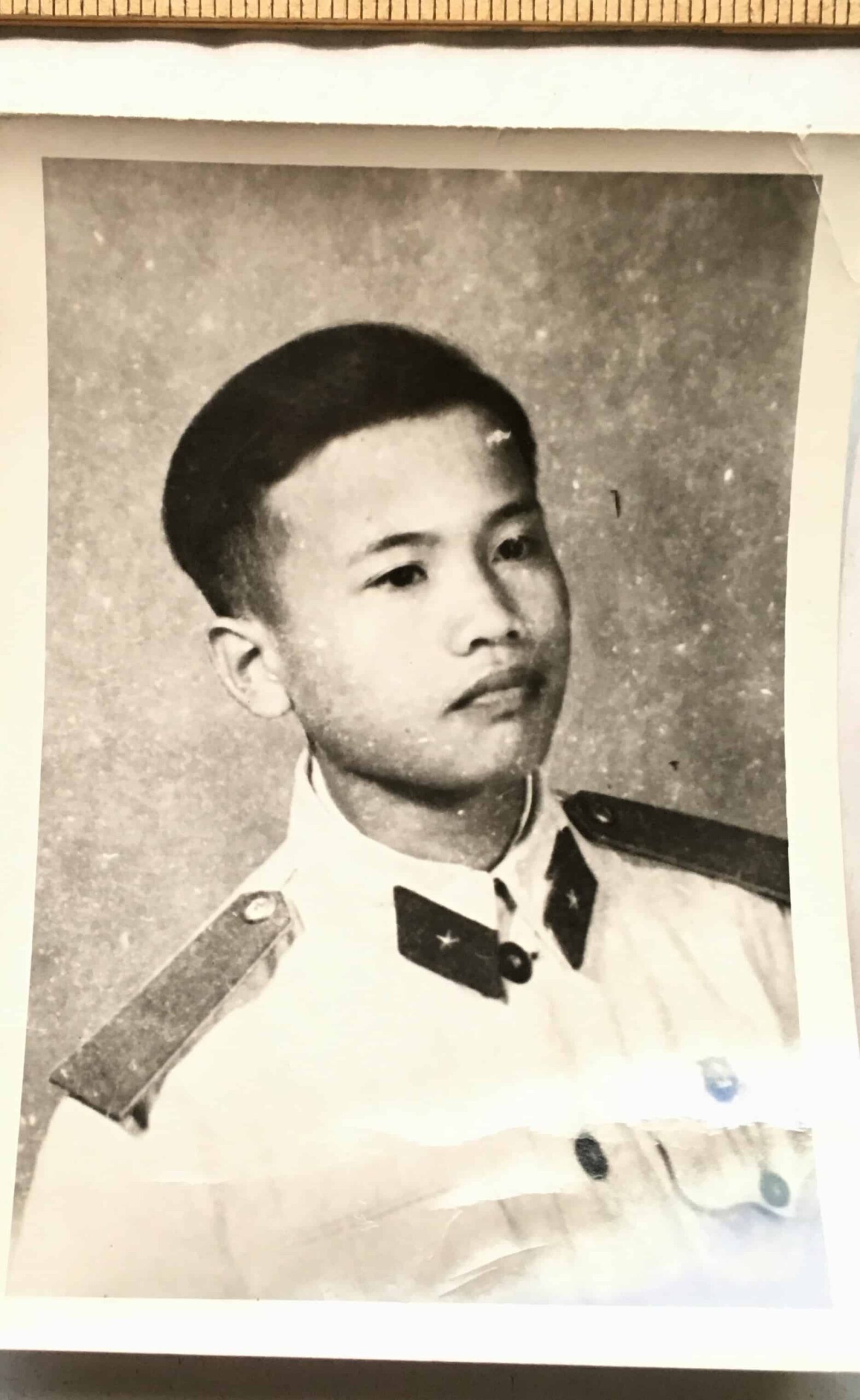 North Vietnamese Army Young Party Member Badge - Image 5
