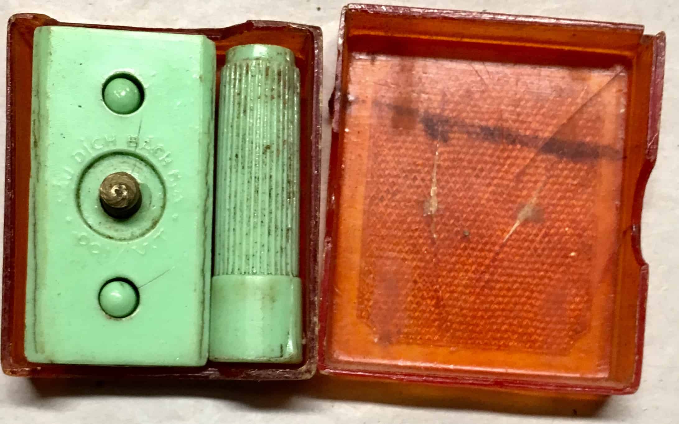 Viet Cong North Vietnamese Army Field Razor in Case - Enemy Militaria