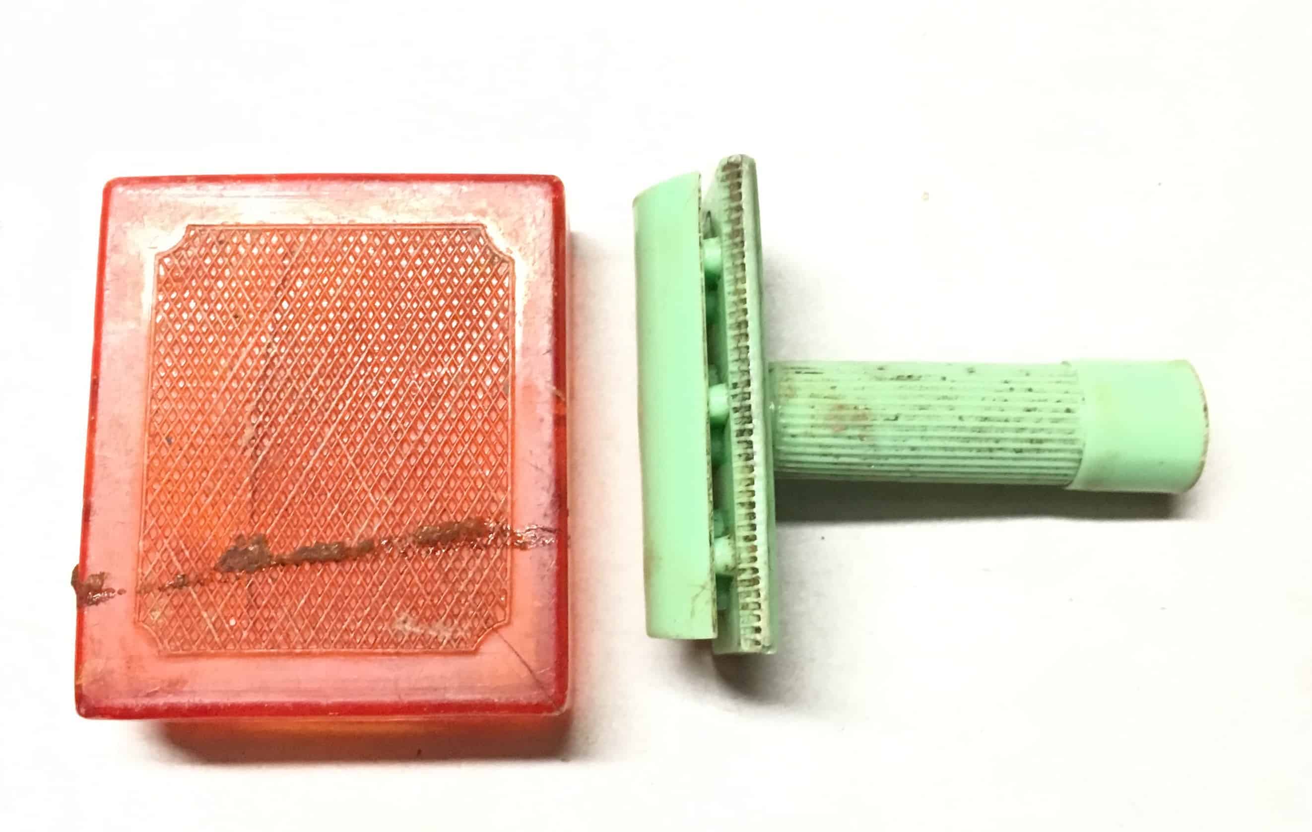 Viet Cong North Vietnamese Army Field Razor in Case - Enemy Militaria
