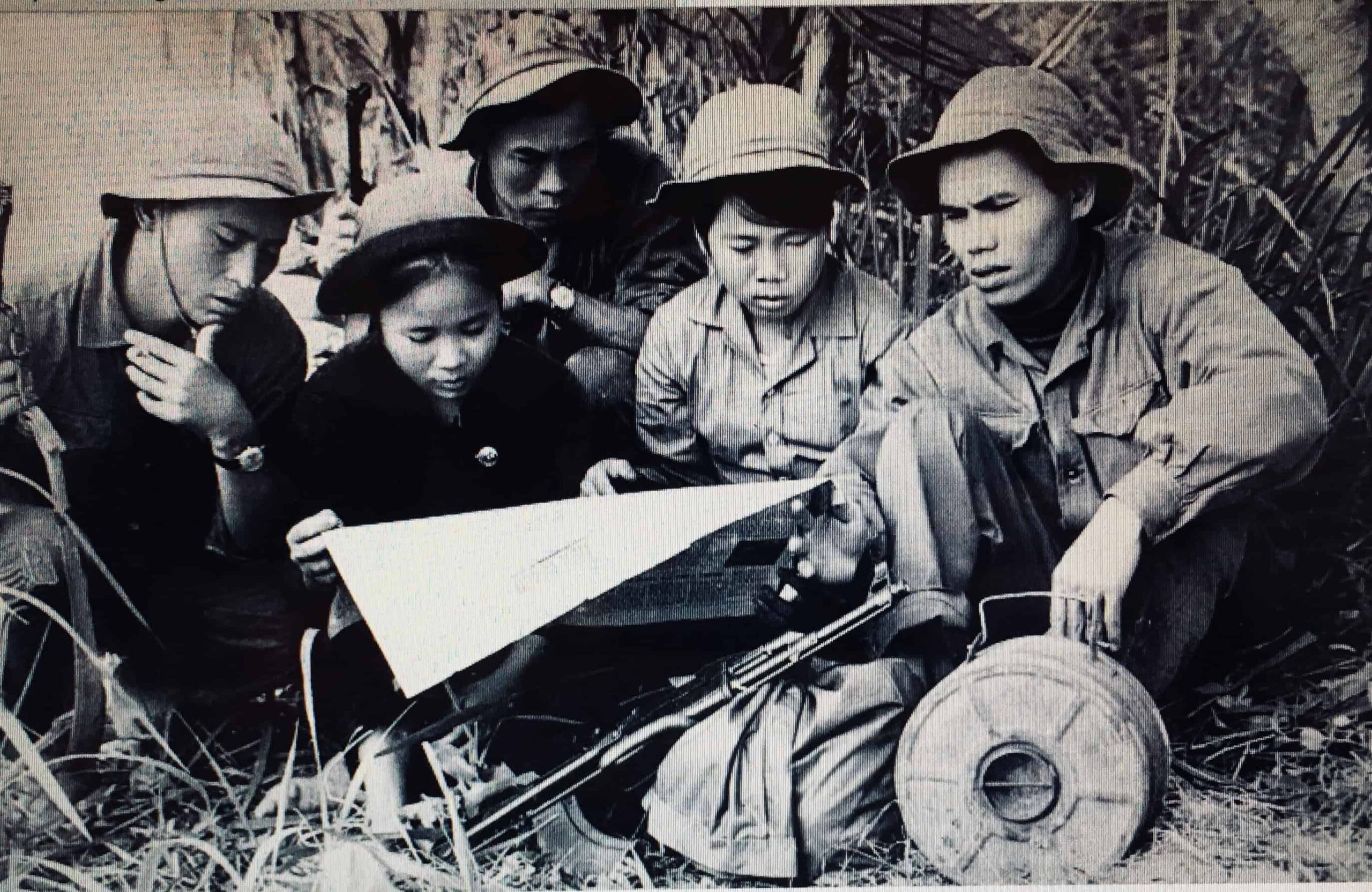 North Vietnamese Army Viet Cong September 1962 Propaganda Magazine Military Arts - Image 16