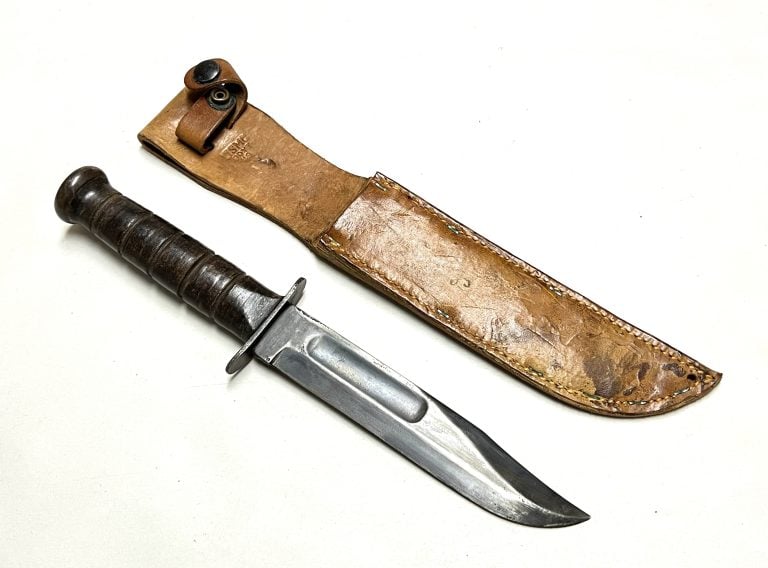 WW2 USMC KABAR Fighting Knife with BOYT 43 USMC Scabbard Enemy Militaria