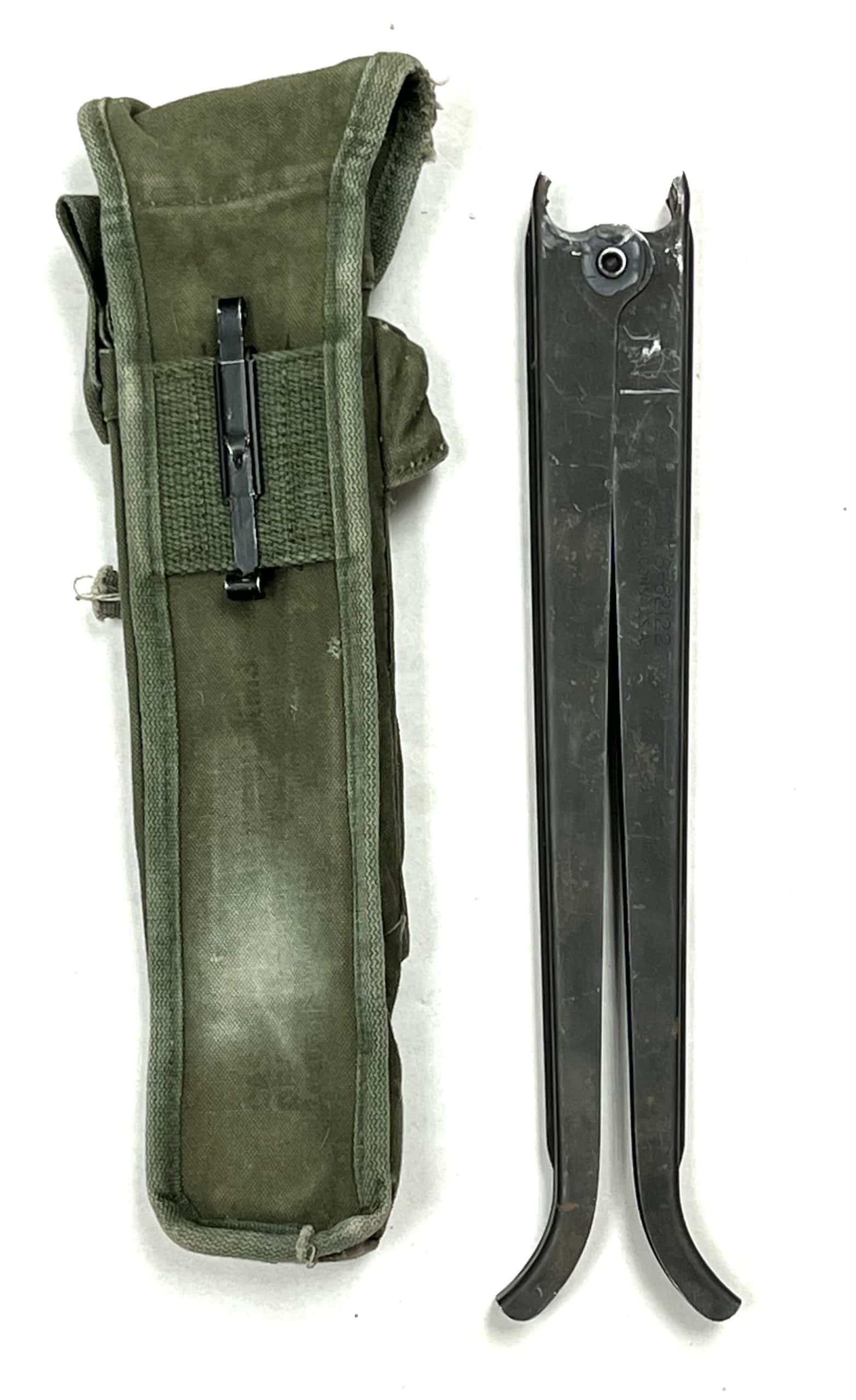 US Vietnam M16 Bipod with Pouch - Image 2