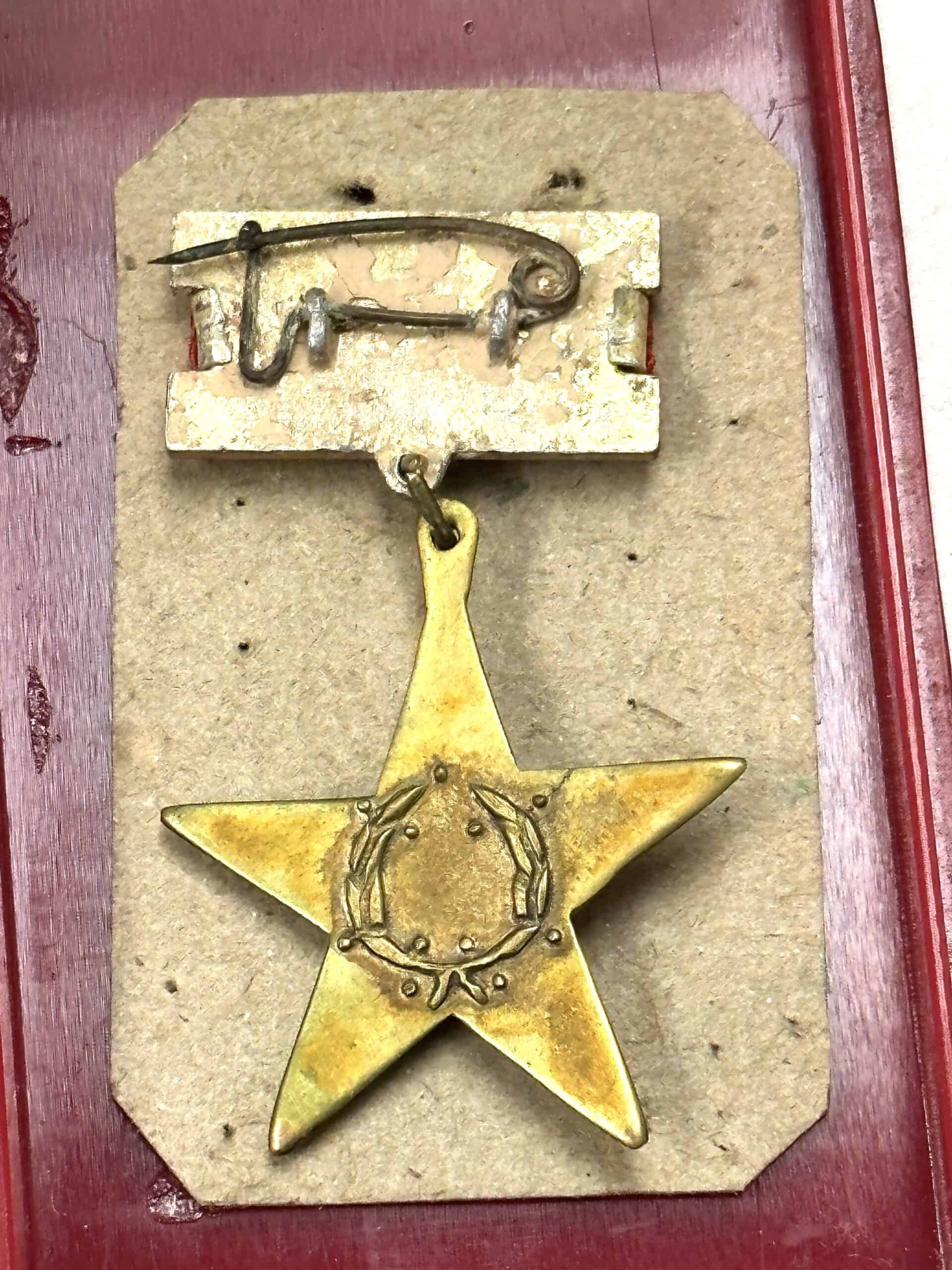 North Vietnamese Army Gold Star Order - Image 3