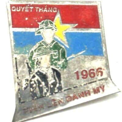 Viet Cong 1966 Pin Back Badge Forward to Fight America