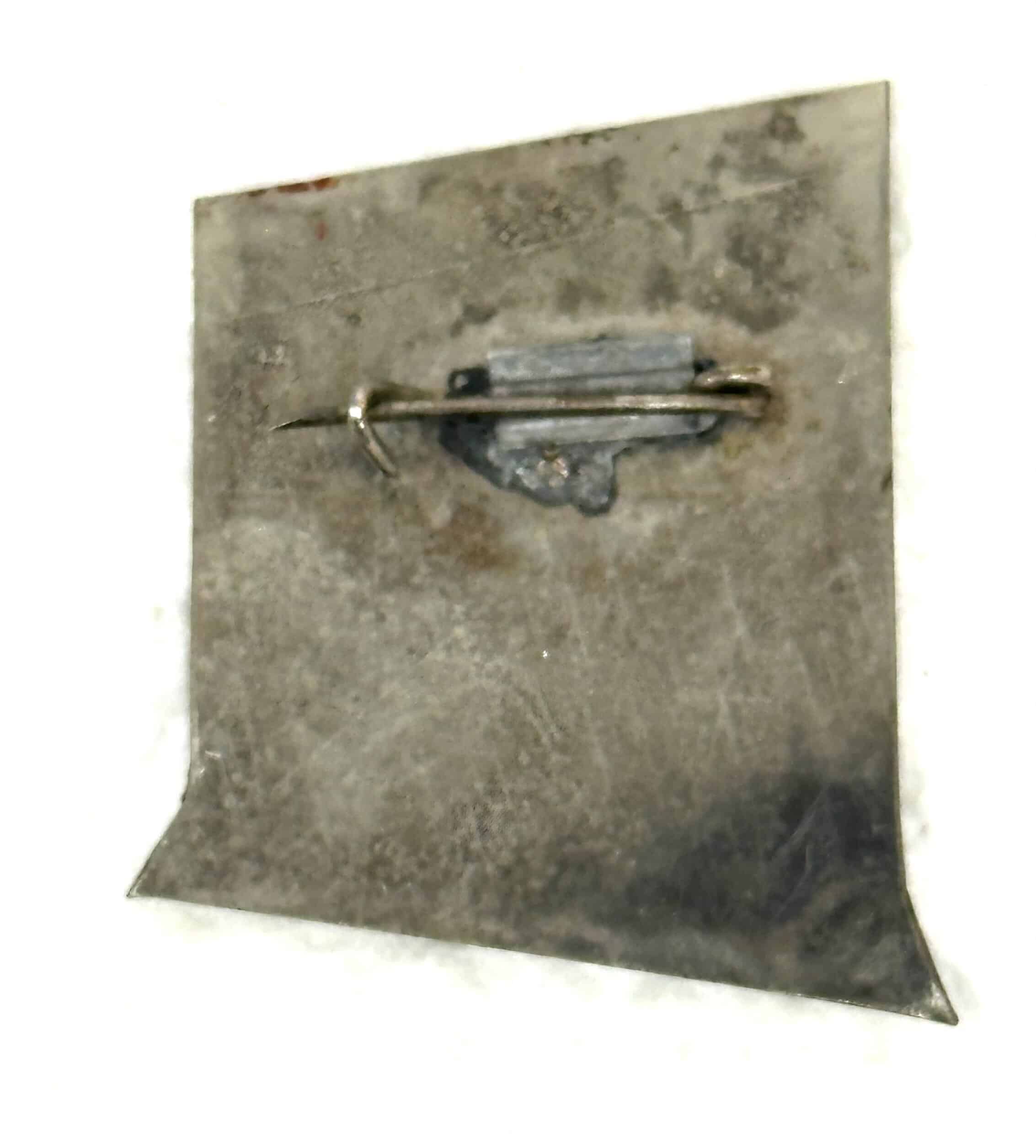Viet Cong 1966 Pin Back Badge Forward to Fight America - Image 2