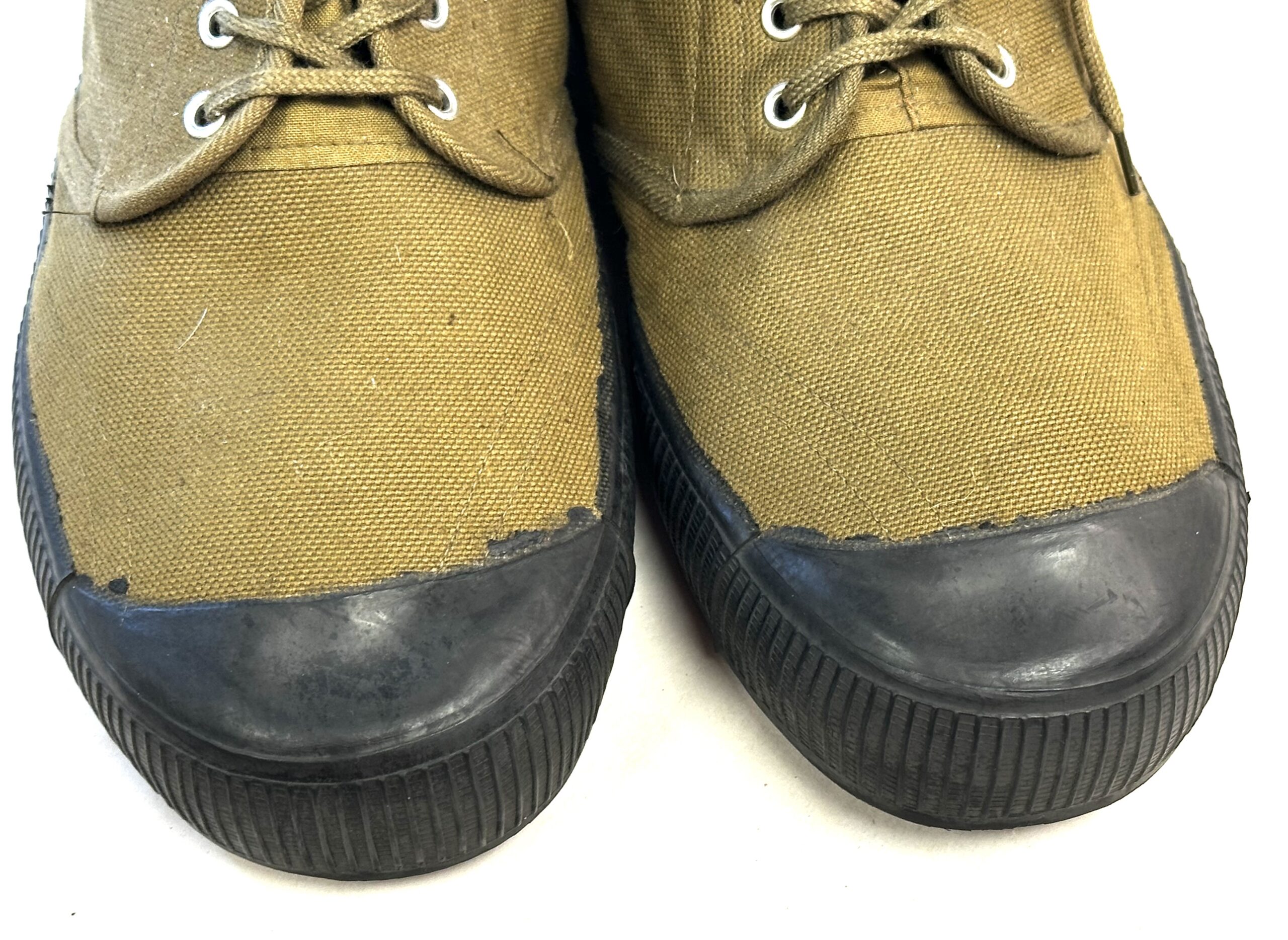 ChiCom 1970 Dated Sneakers - Image 5