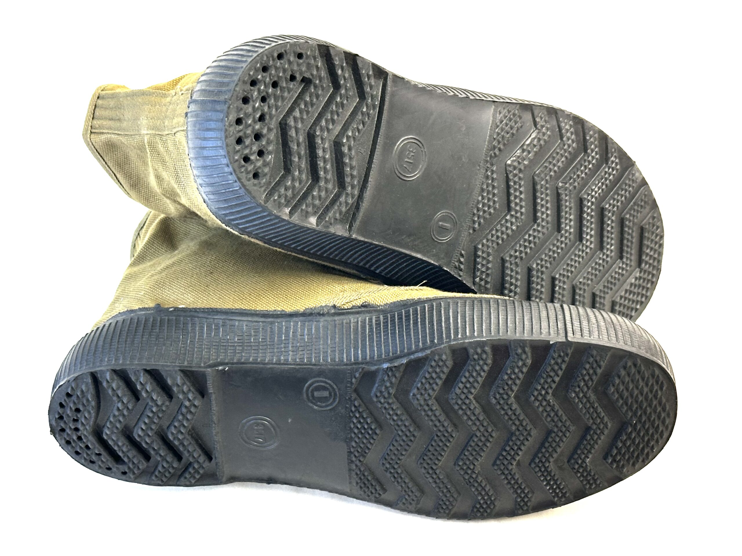 ChiCom 1970 Dated Sneakers - Image 8